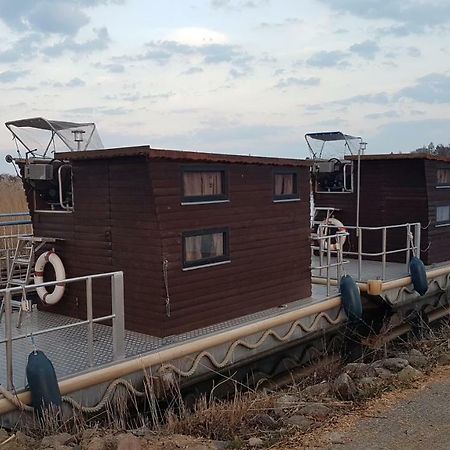 Hausboot Krakow Am See Forelle 1 Und 2 Exterior foto